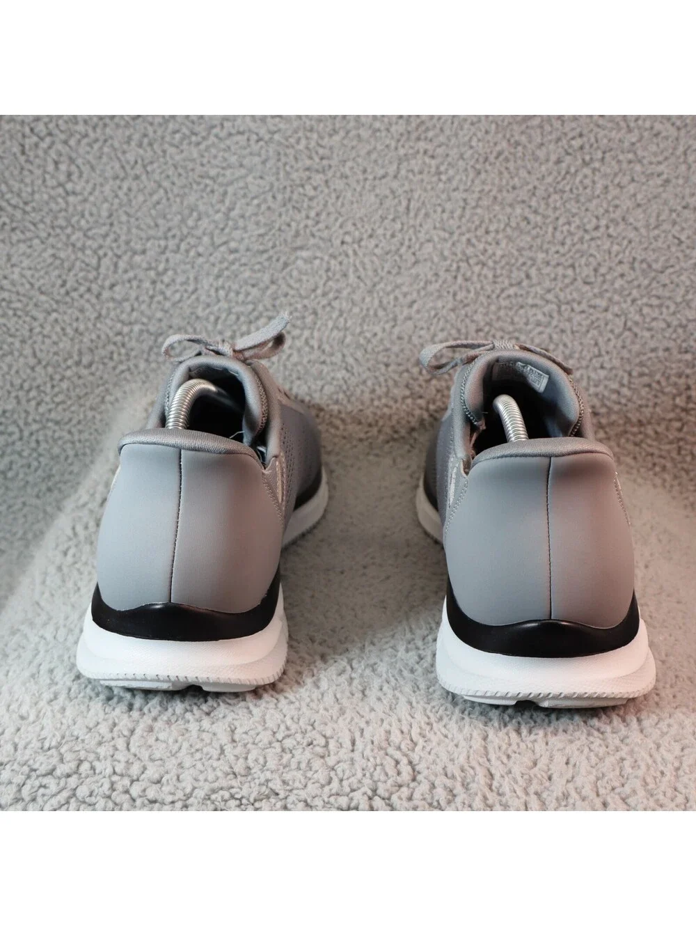 Skechers Hands Free Verse Swift Fit Men sz 11 Sneakers Gray